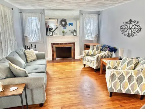 33 Rose Hill Drive Cranston RI 02920