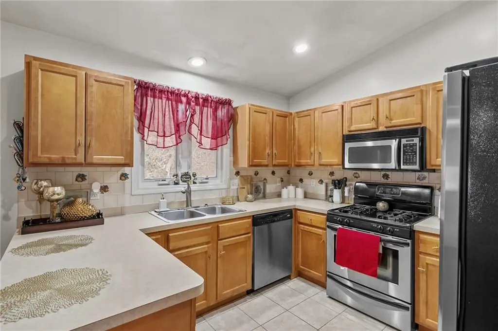 155 De Pinedo Street Providence RI 02904