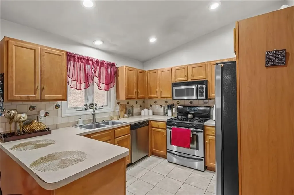 155 De Pinedo Street Providence RI 02904
