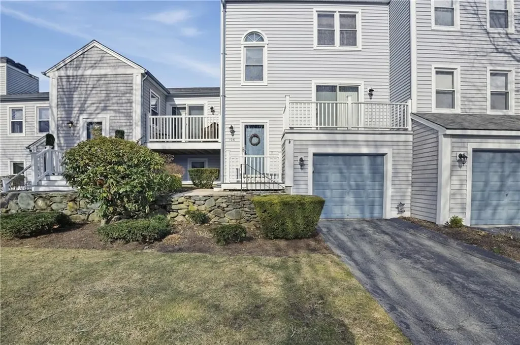 1 Willow Glen Circle Warwick RI 02889
