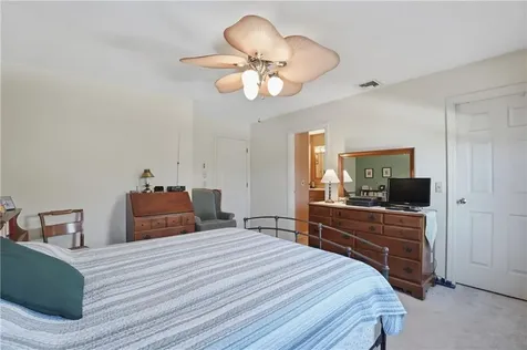 1 Willow Glen Circle Warwick RI 02889