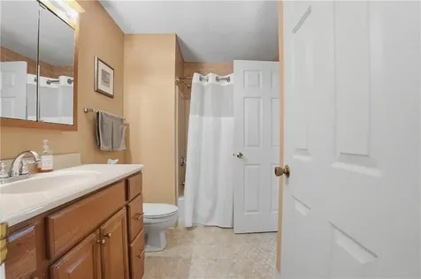 1 Willow Glen Circle Warwick RI 02889