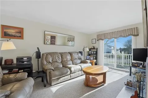 1 Willow Glen Circle Warwick RI 02889