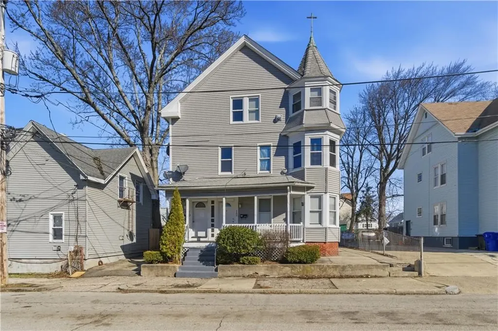 10 Clark Avenue Pawtucket RI 02860
