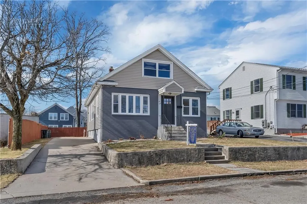 26 28 Clinton Street Johnston RI 02919