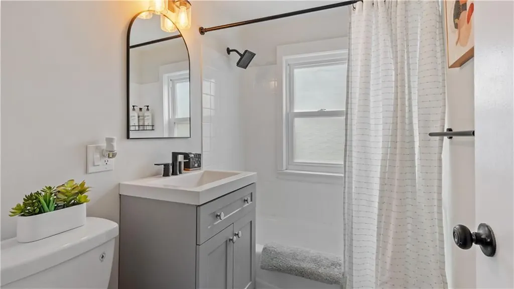5 7 Shangri La Lane Middletown RI 02842