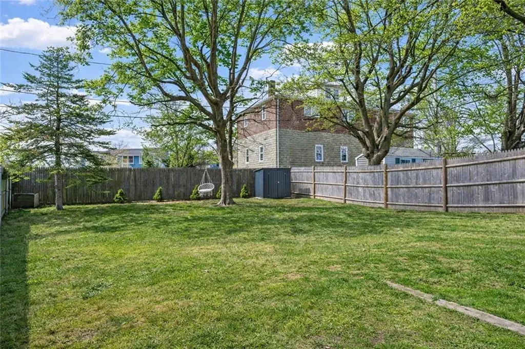 5 7 Shangri La Lane Middletown RI 02842