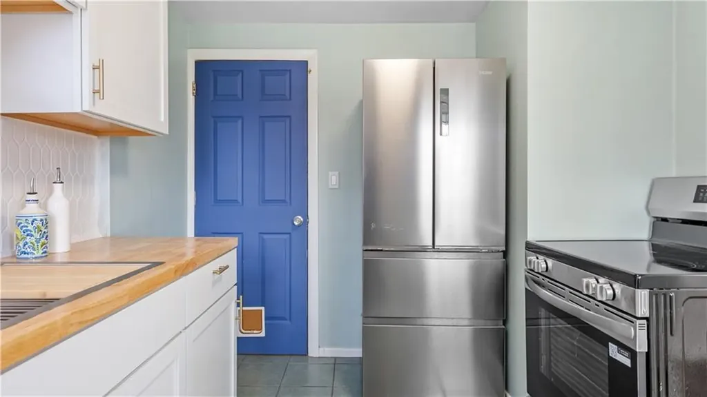 5 7 Shangri La Lane Middletown RI 02842