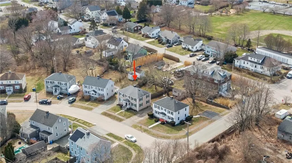 5 7 Shangri La Lane Middletown RI 02842