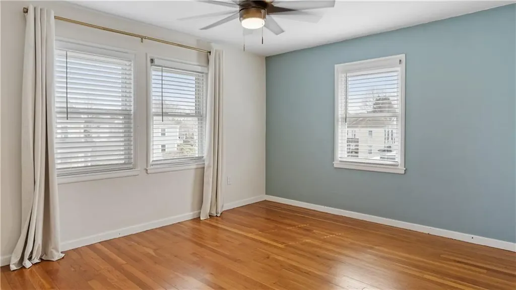 5 7 Shangri La Lane Middletown RI 02842