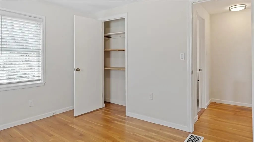 5 7 Shangri La Lane Middletown RI 02842