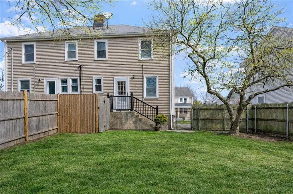 5 7 Shangri La Lane Middletown RI 02842