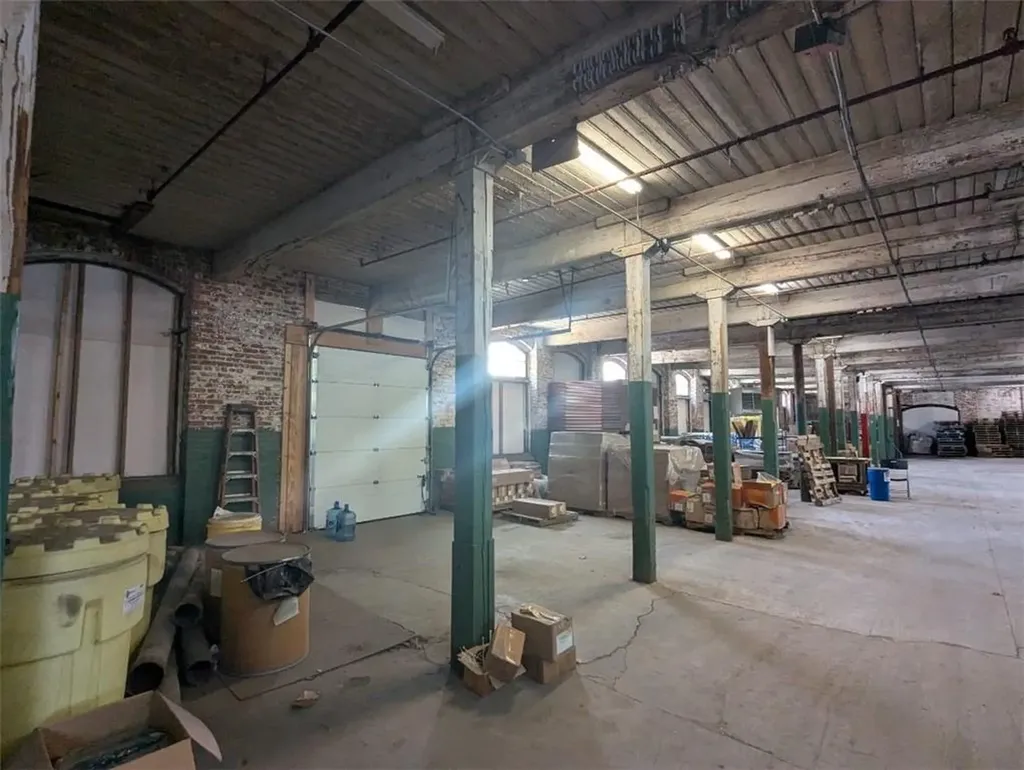 292 E School Street Woonsocket RI 02895