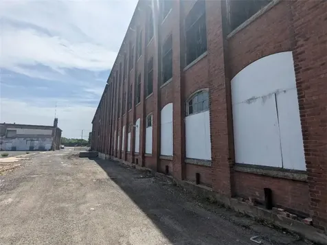 292 E School Street Woonsocket RI 02895