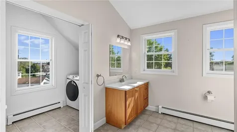 106 Cedar Avenue Portsmouth RI 02871