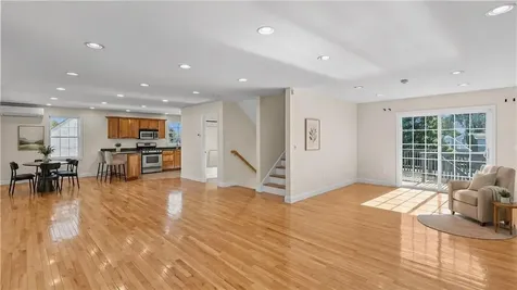 106 Cedar Avenue Portsmouth RI 02871