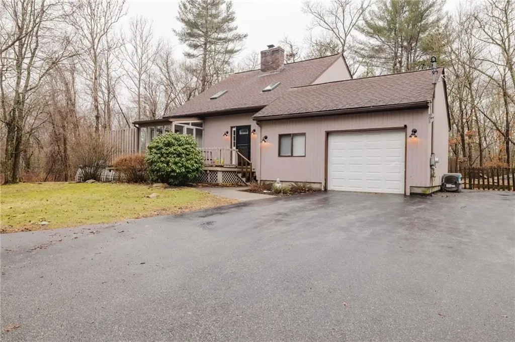 235 Lippitt Avenue Cranston RI 02921