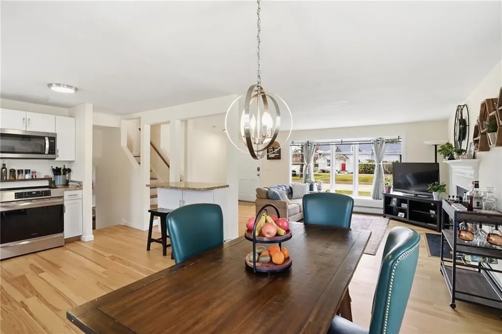 1270 Hope Street Bristol RI 02809