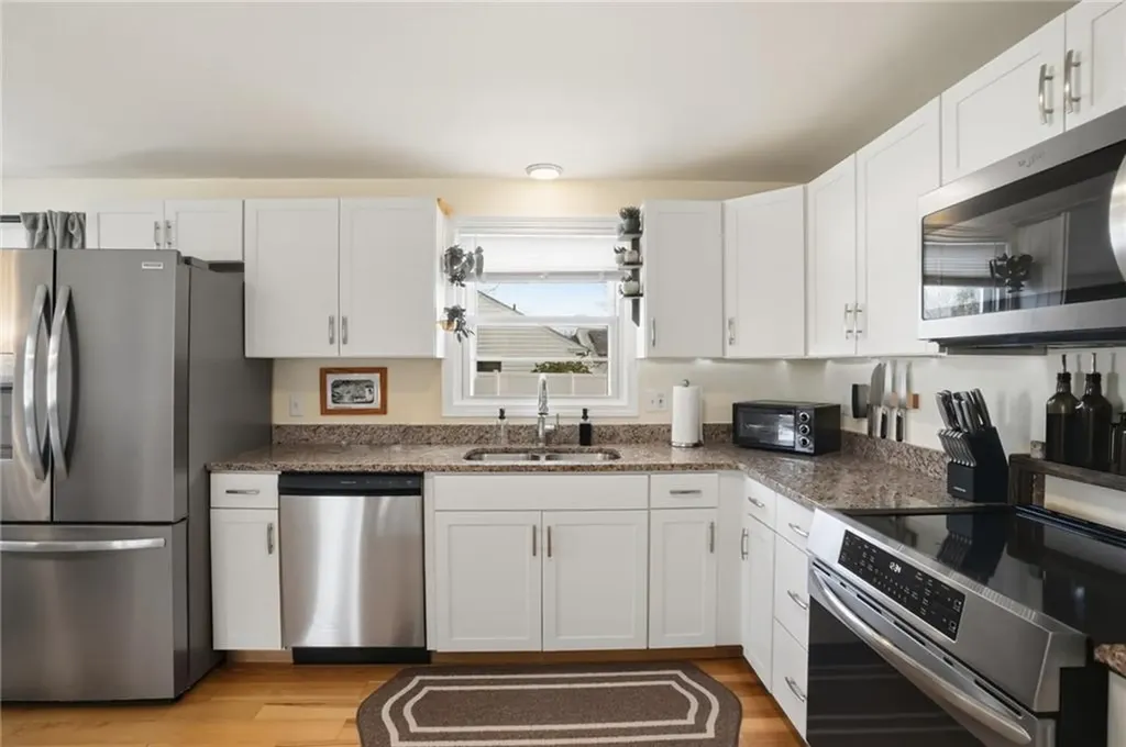 1270 Hope Street Bristol RI 02809