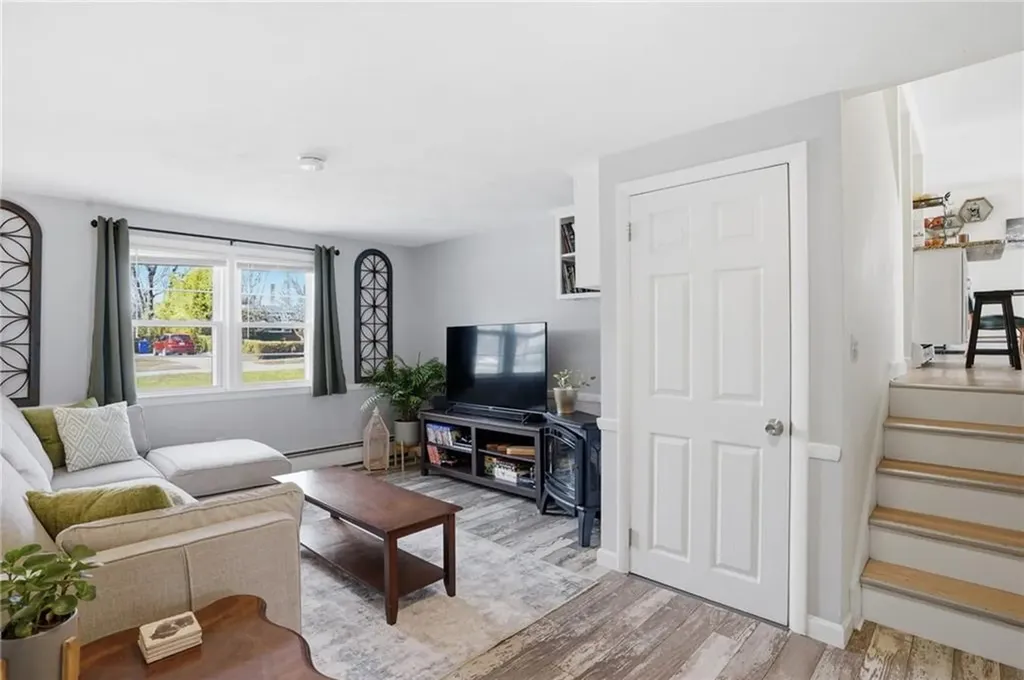 1270 Hope Street Bristol RI 02809