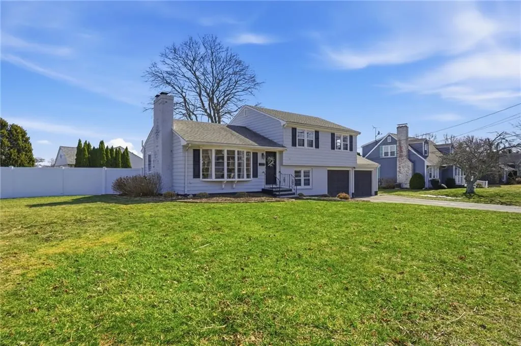 1270 Hope Street Bristol RI 02809