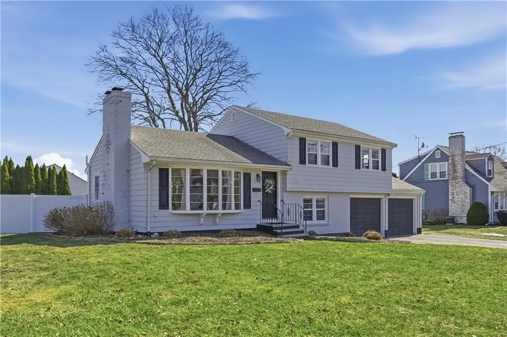 1270 Hope Street Bristol RI 02809