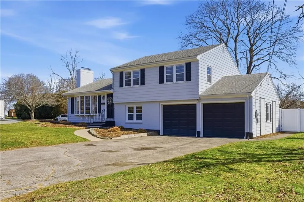 1270 Hope Street Bristol RI 02809