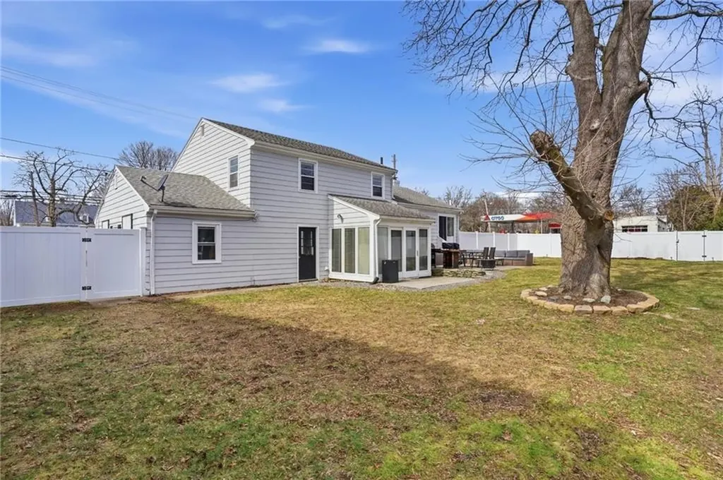 1270 Hope Street Bristol RI 02809