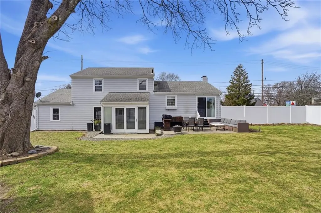 1270 Hope Street Bristol RI 02809