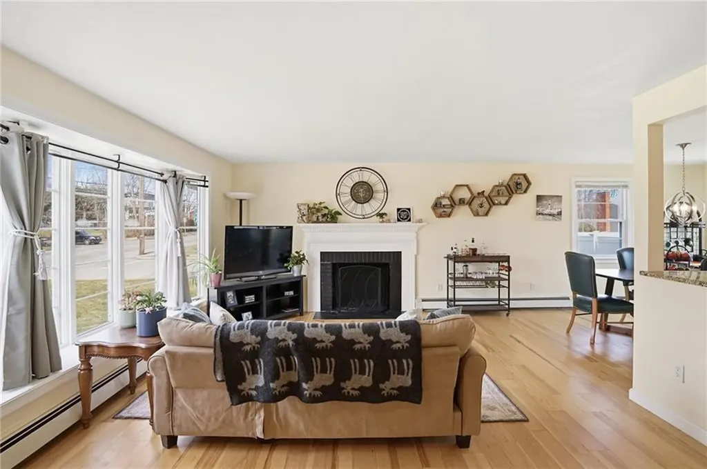 1270 Hope Street Bristol RI 02809