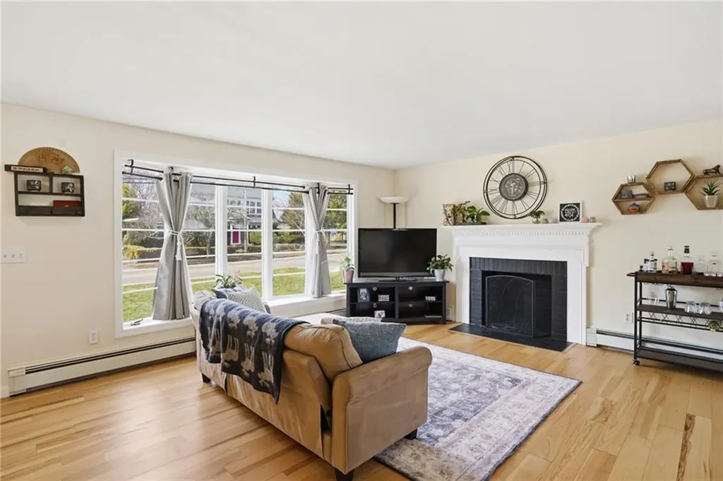 1270 Hope Street Bristol RI 02809