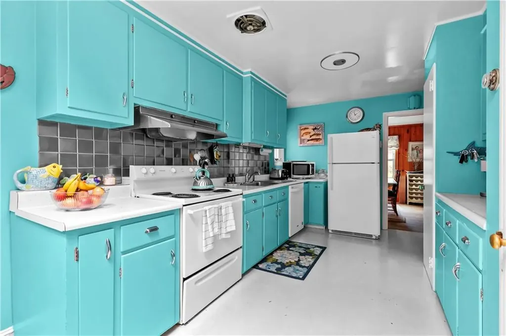 2 Cliff Avenue Newport RI 02840