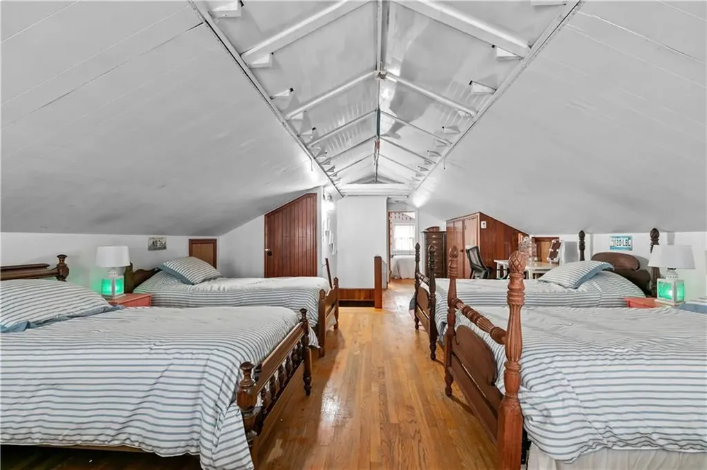 2 Cliff Avenue Newport RI 02840