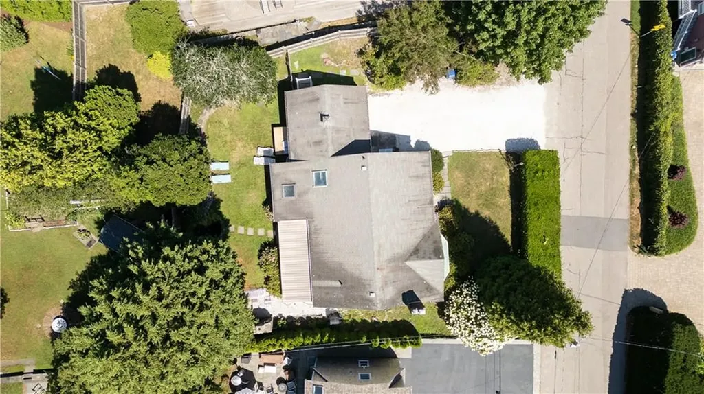 2 Cliff Avenue Newport RI 02840