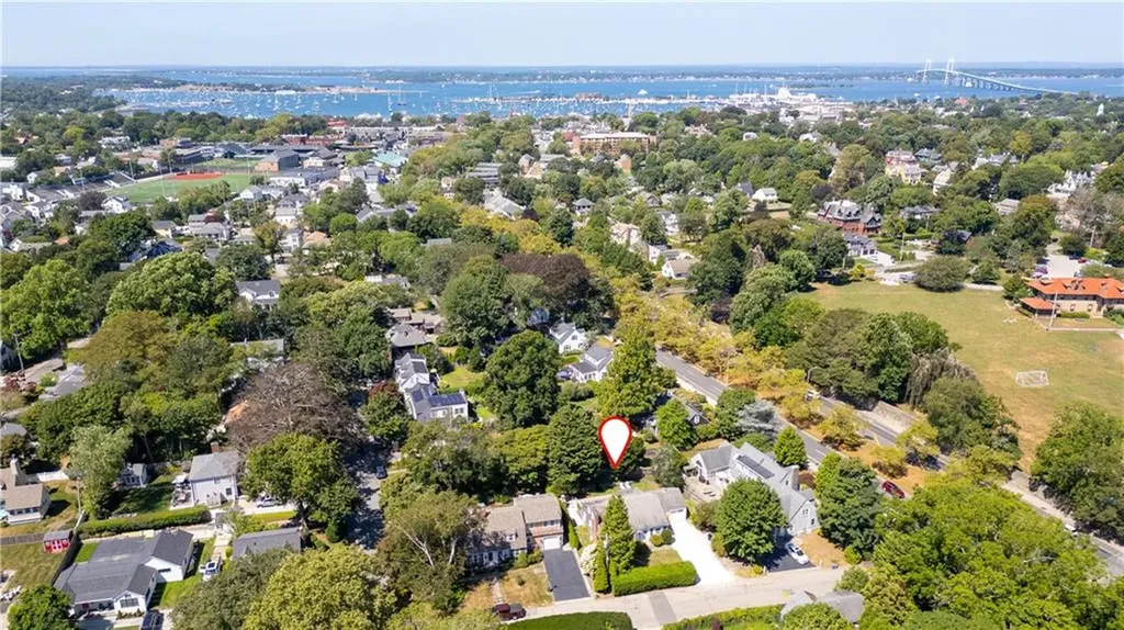 2 Cliff Avenue Newport RI 02840