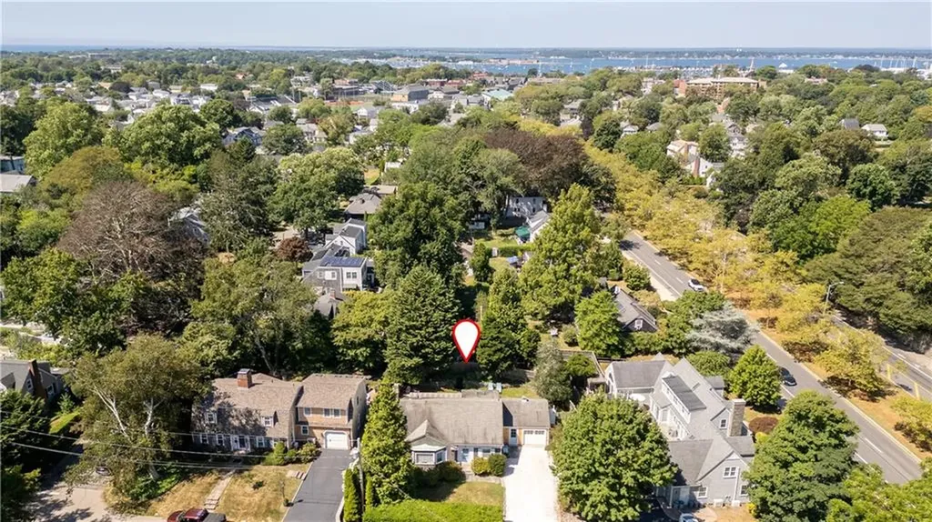 2 Cliff Avenue Newport RI 02840