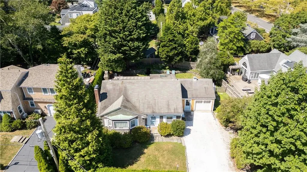 2 Cliff Avenue Newport RI 02840