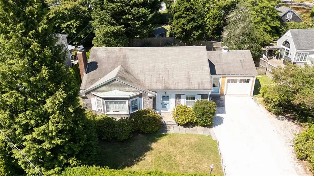 2 Cliff Avenue Newport RI 02840