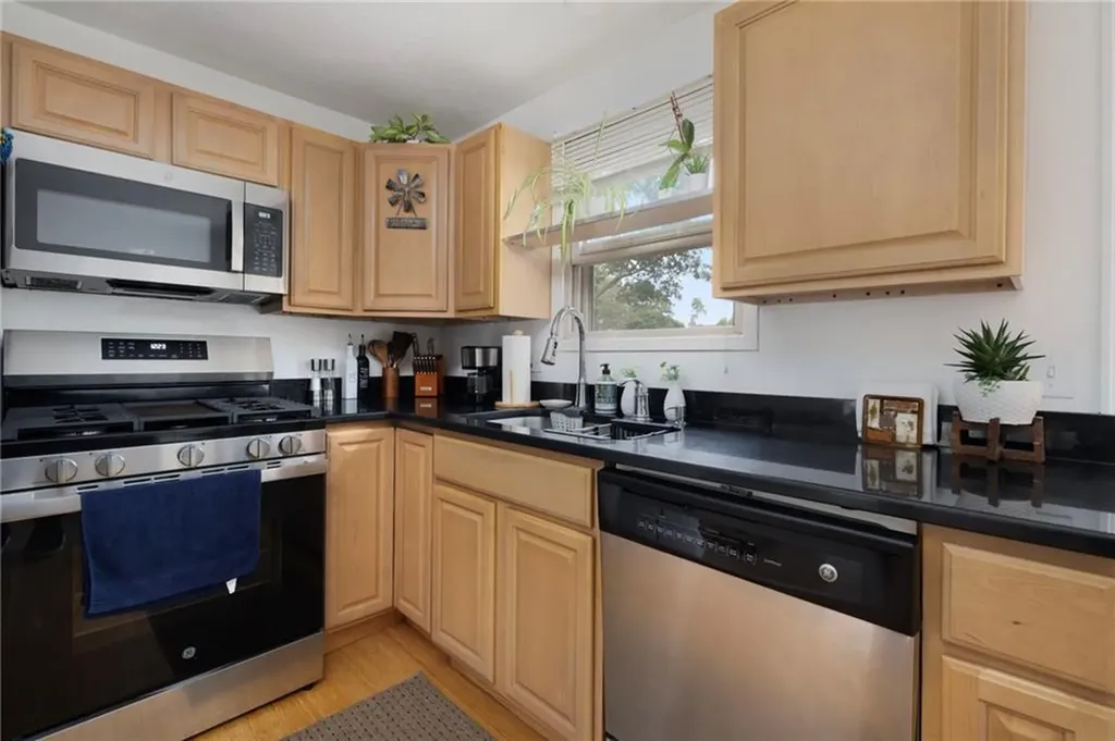 25 Webb Avenue Warwick RI 02889
