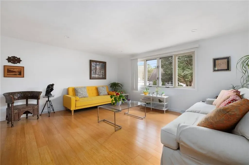 25 Webb Avenue Warwick RI 02889
