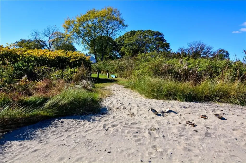 25 Webb Avenue Warwick RI 02889