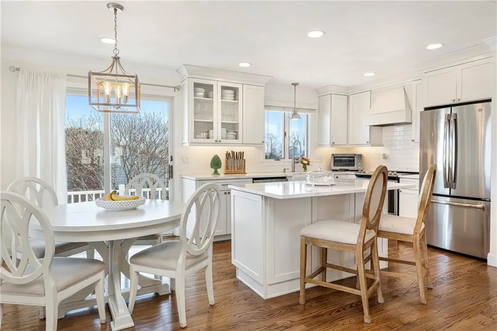 6 Jenkins Street Bristol RI 02809