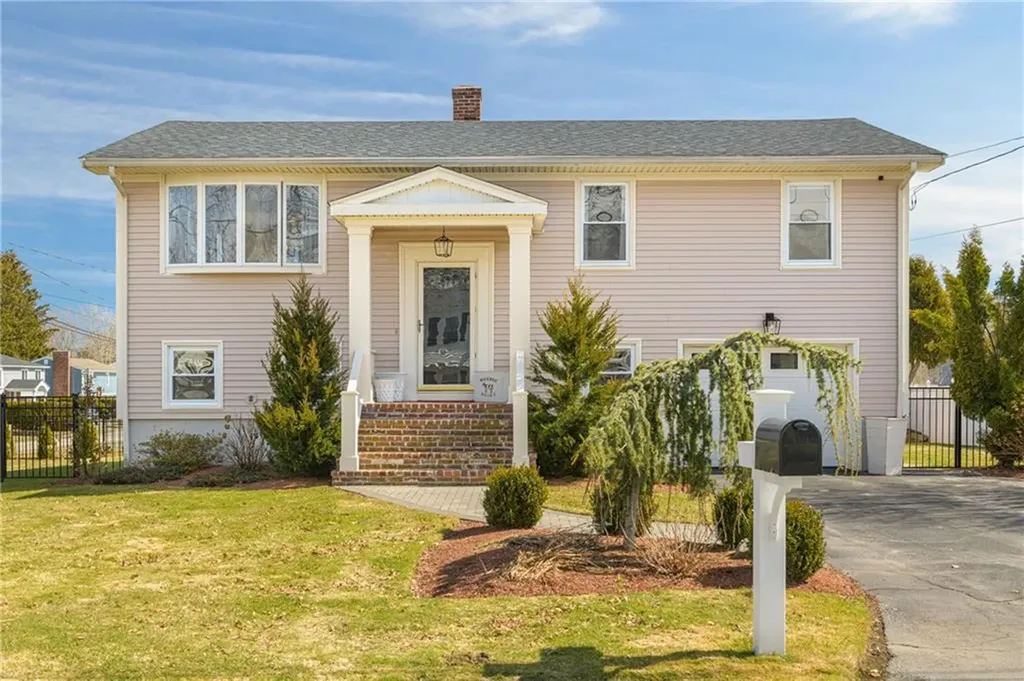 6 Jenkins Street Bristol RI 02809