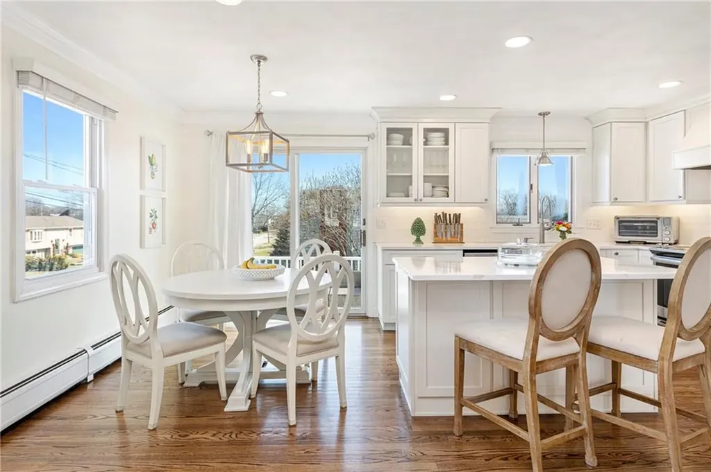 6 Jenkins Street Bristol RI 02809