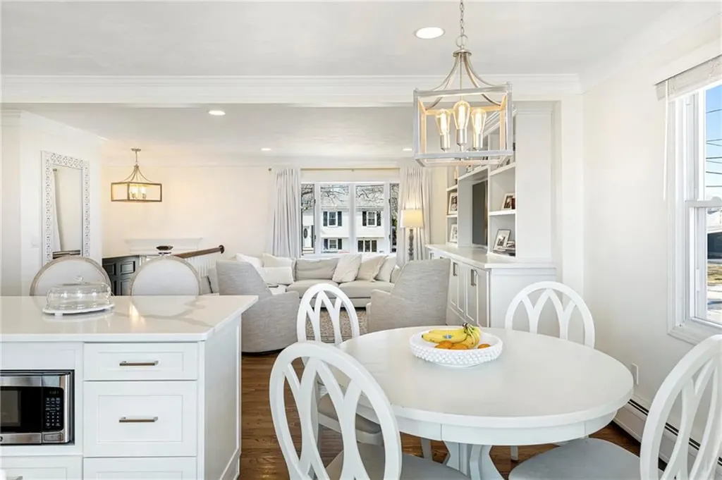 6 Jenkins Street Bristol RI 02809