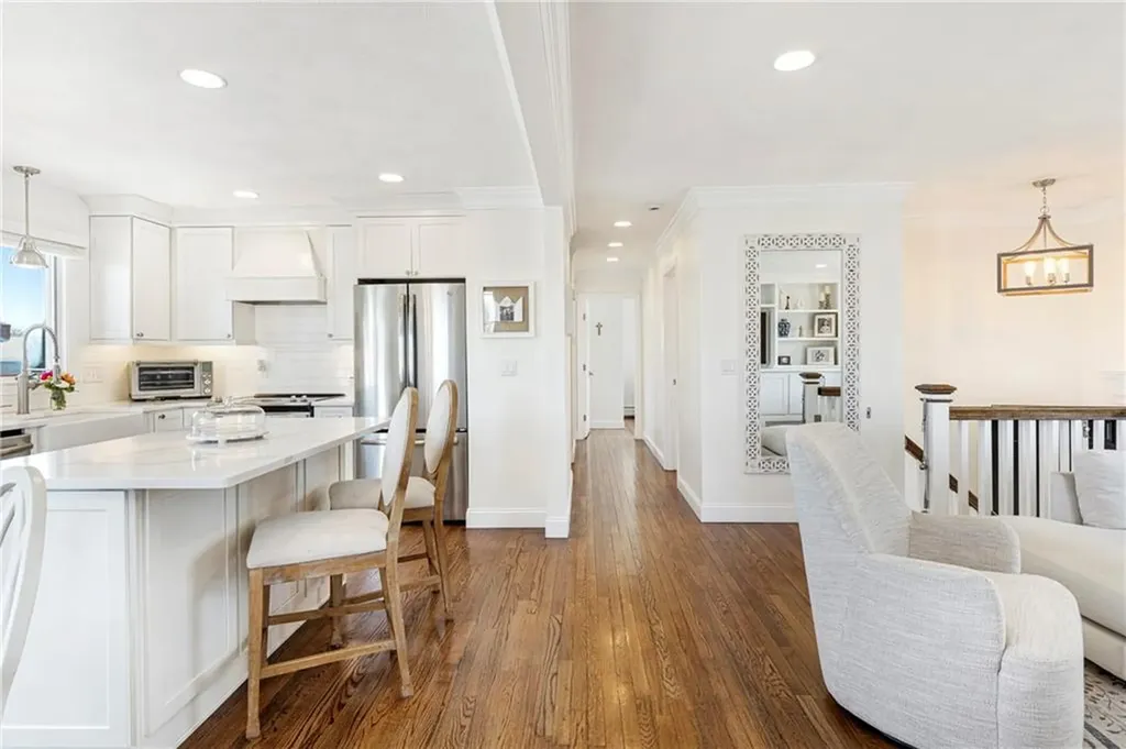 6 Jenkins Street Bristol RI 02809