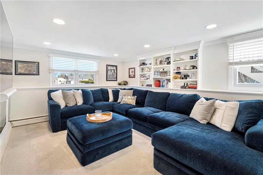 6 Jenkins Street Bristol RI 02809