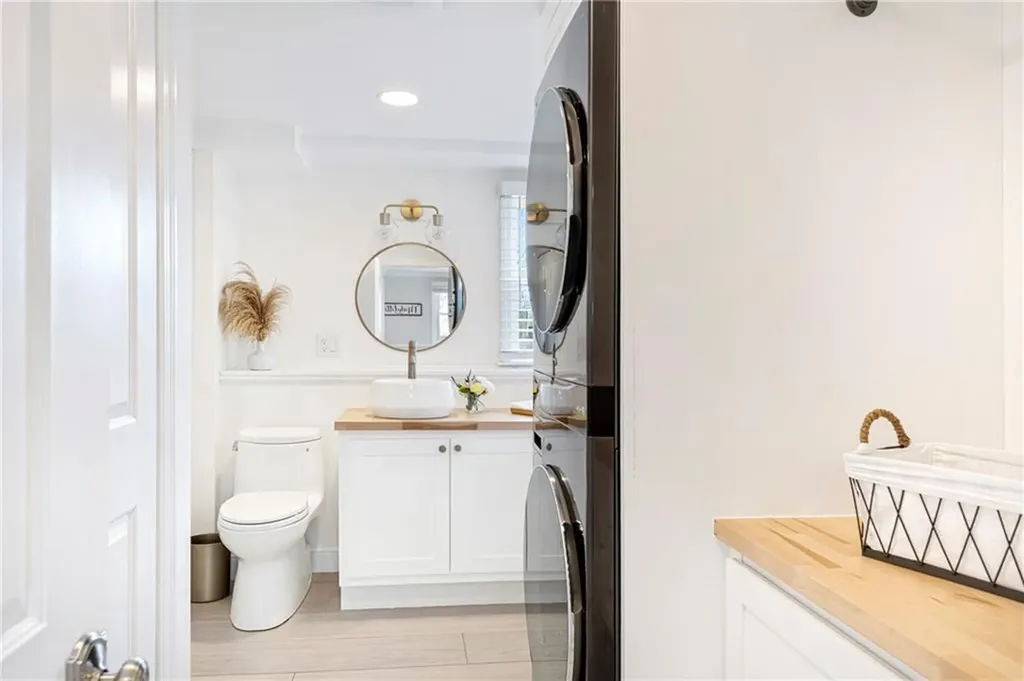 6 Jenkins Street Bristol RI 02809