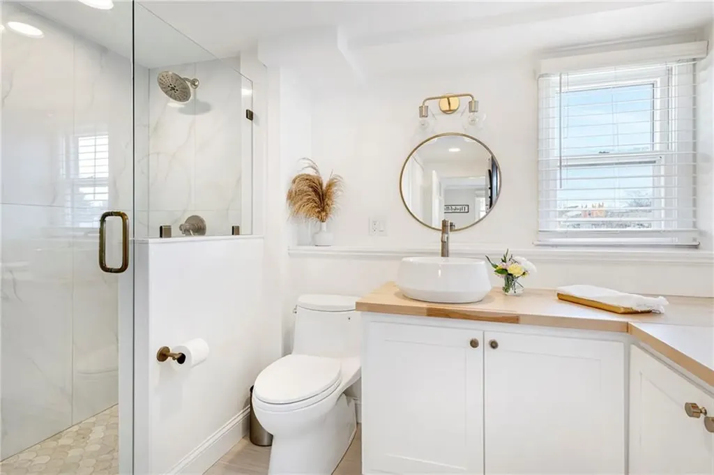 6 Jenkins Street Bristol RI 02809