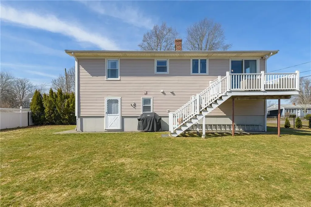 6 Jenkins Street Bristol RI 02809